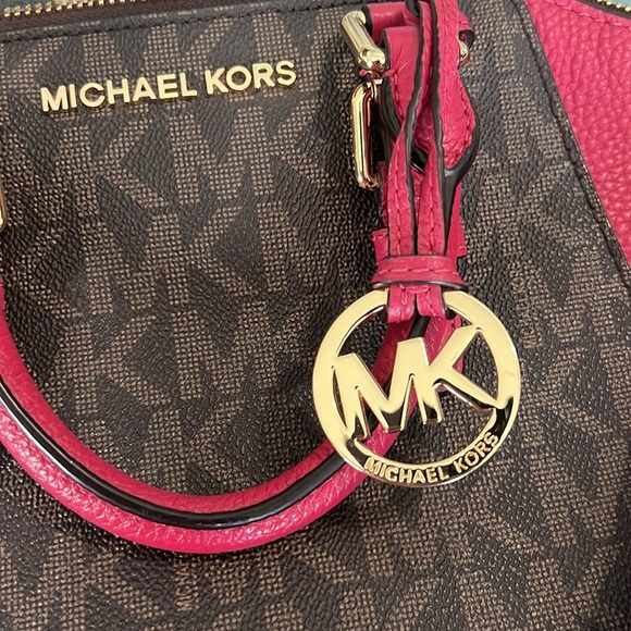 Sold - Picture 6 of 8